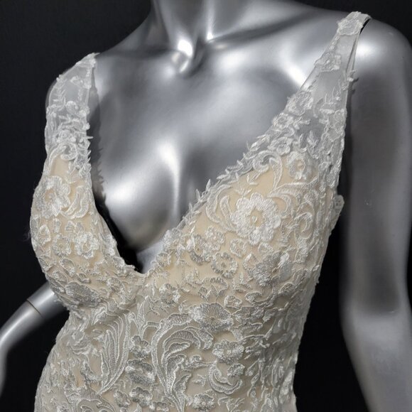 NWT~$1595~MON CHERI~10/12~IVORY EMBROIDERED MERMAID FIT & FLARE WEDDING DRESS - Picture 2 of 16